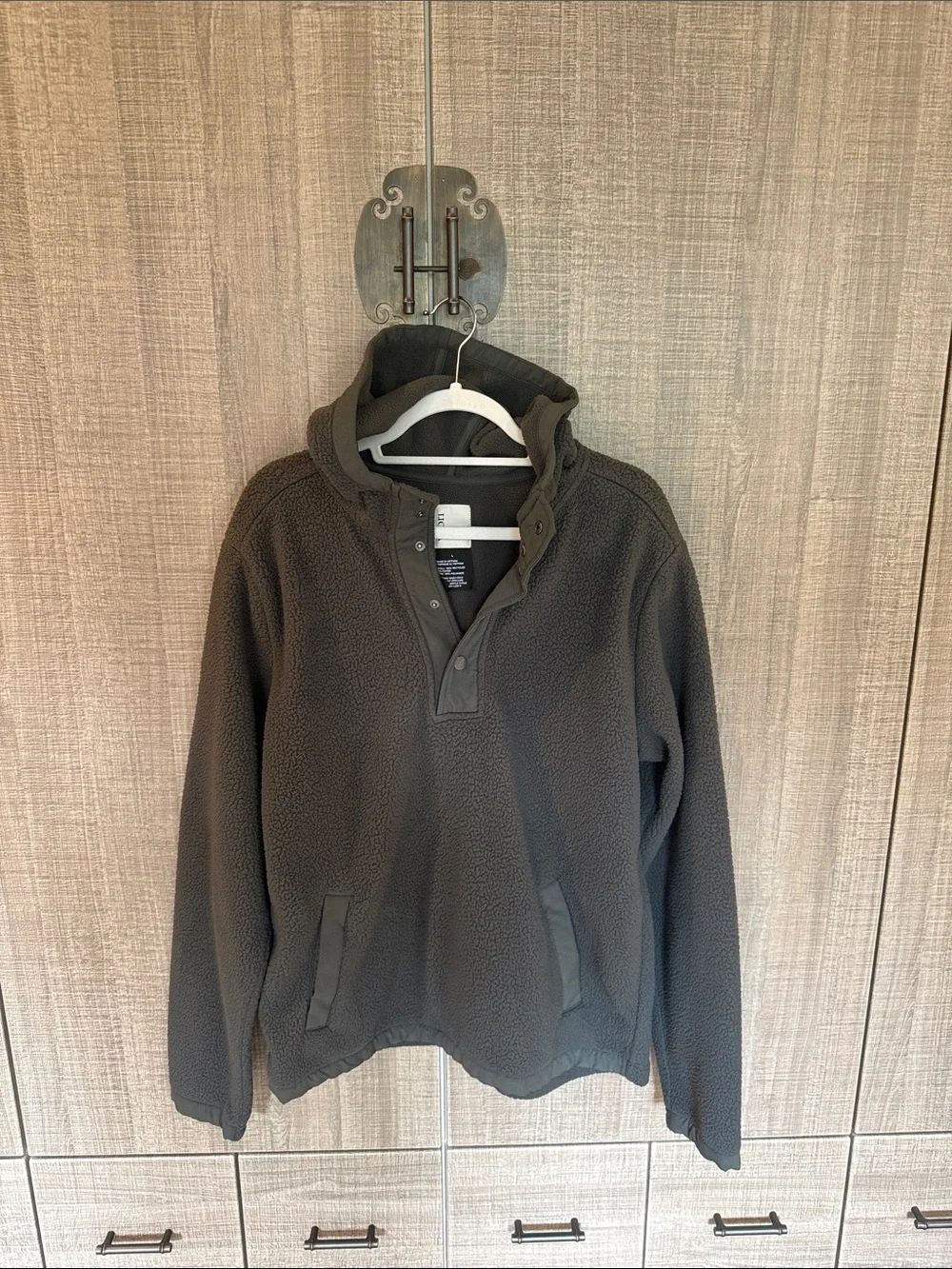 Vuori Men's Dark Gray Sherpa Snap Pullover